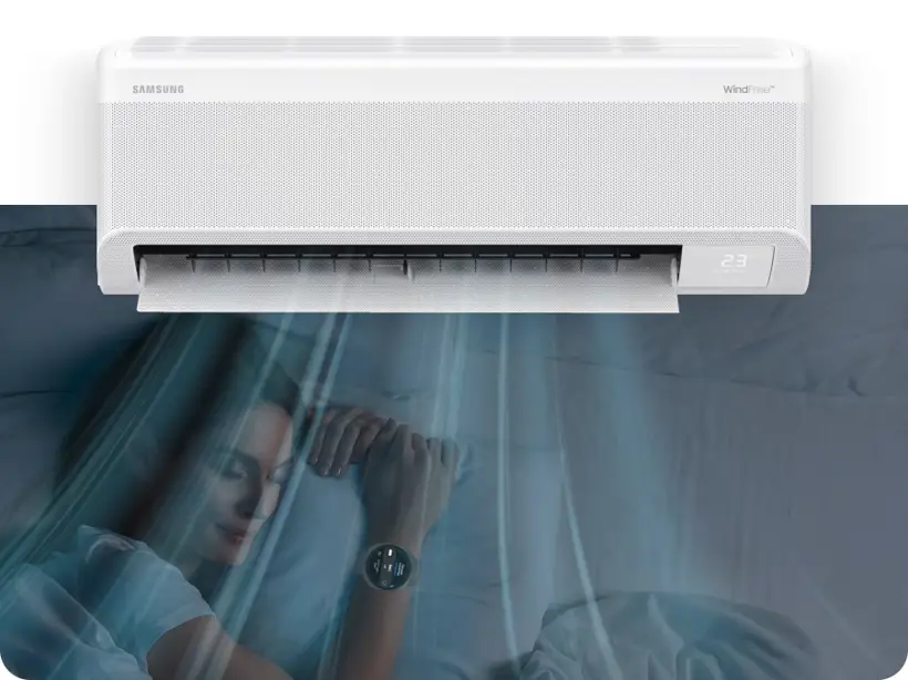 Aircond Samsung WindFree di atas katil, orang tidur lena di bawahnya